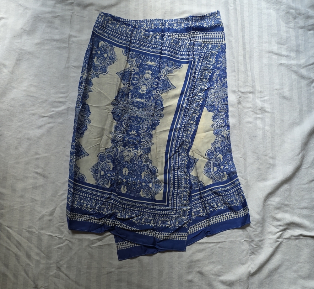 H&M Blue and White Paisley Swim Sarong Wrap